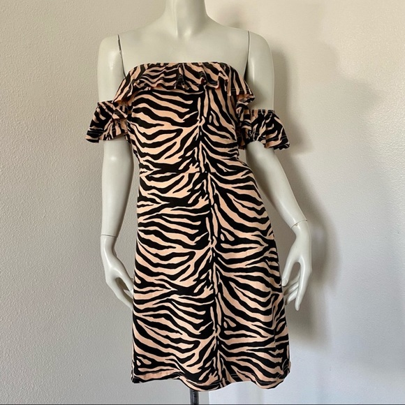 Missguided Zebra Print Bardot Frill Skater Dress - Picture 5 of 13